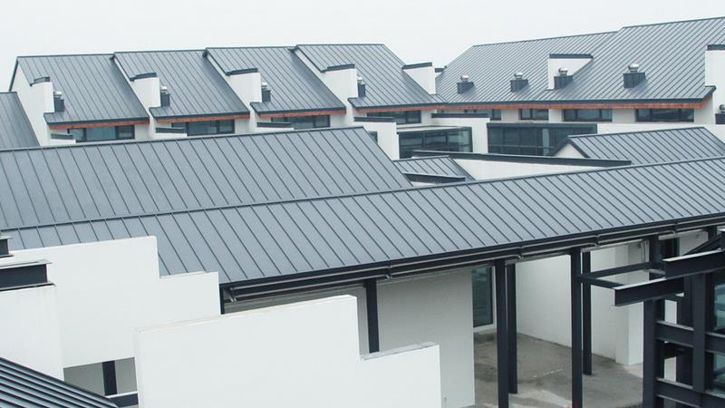 安裝鋁鎂錳板金屬屋面注意事項有哪些